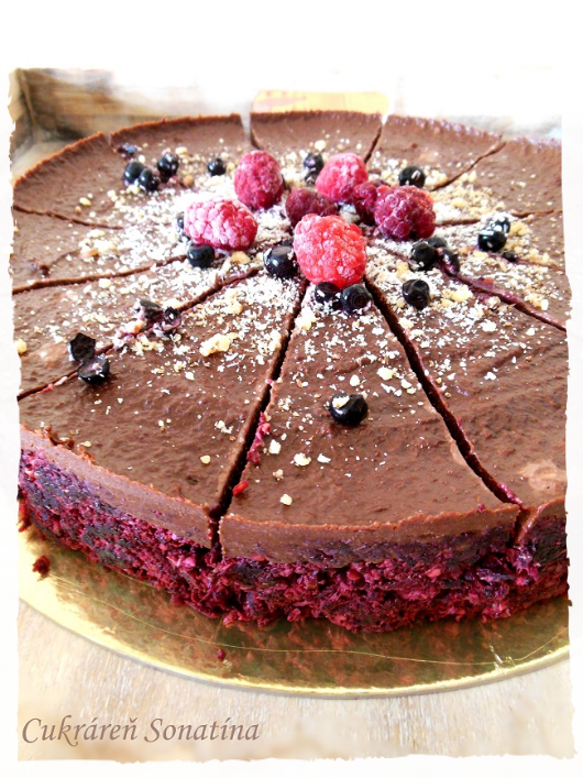 Čokoládová torta s červenou repou
